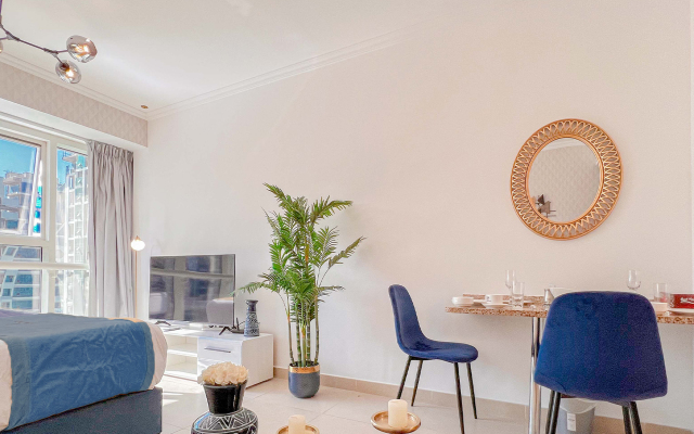 Cosmos Living Elegant Studio Near Dubai Marina Apartments
