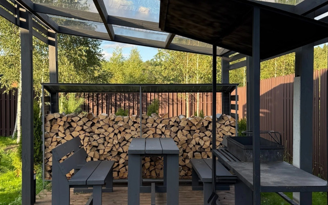 Частный дом Большой Панорамный у реки с сауной и камином