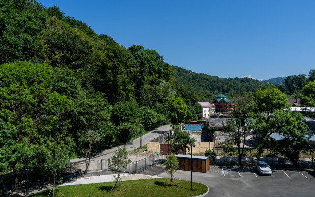 Patio Uk Atmosfera S Vidom Na Gory Apartments