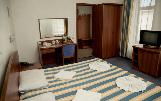 Боярский двор