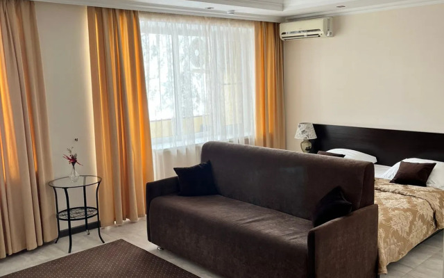 Hotel Gostinichno-Restorannyij Kompleks ZIHIYa