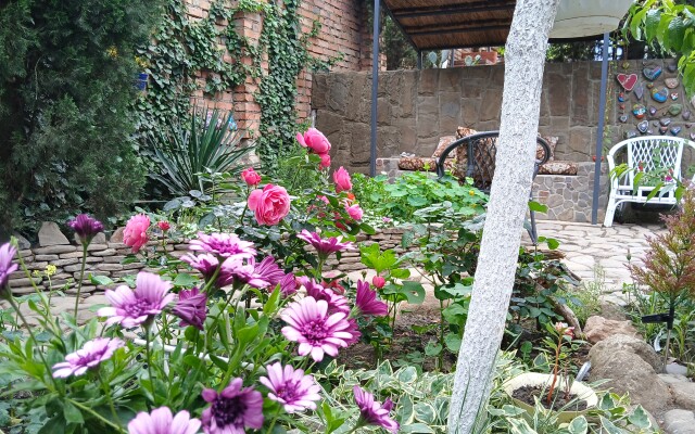 RAJ.com Guest house
