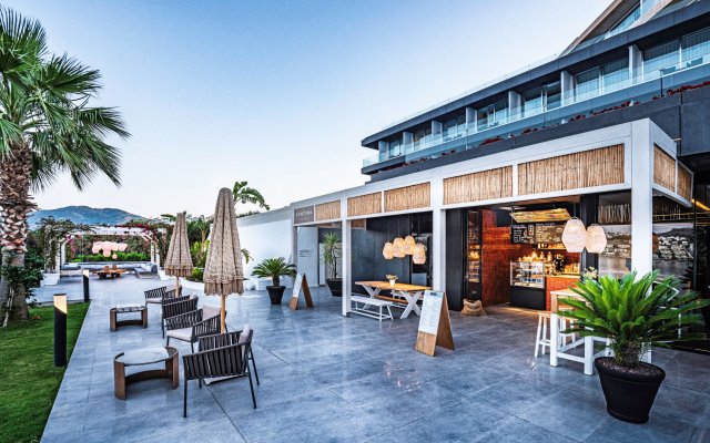 Отель Cape Bodrum Luxury Hotel & Beach