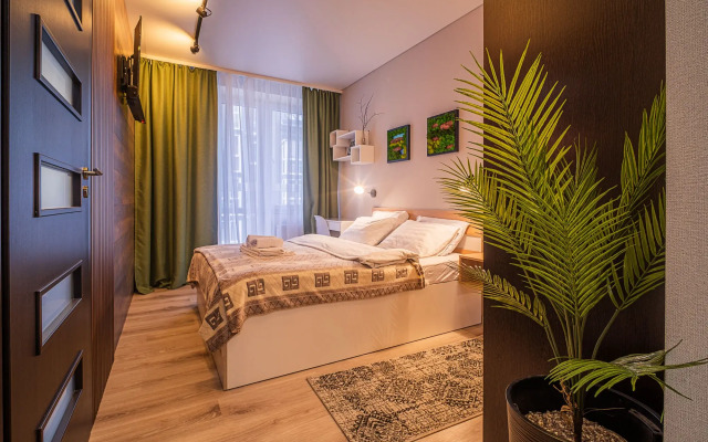 Uyutnaya Kvartira S Udobnym Raspolozheniem Flat