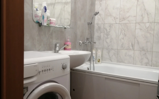 Dvushka Na Naberezhnoy Flat