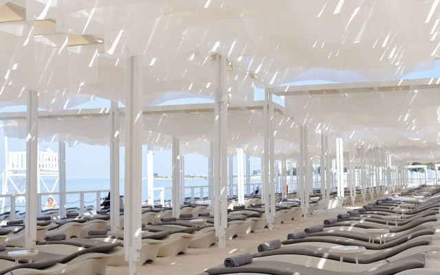 Radisson Collection Paradiz SPA, Soci