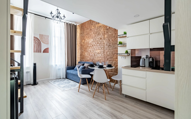 Stilnaya Studiya V Samom Tsentre Peterburga Flat
