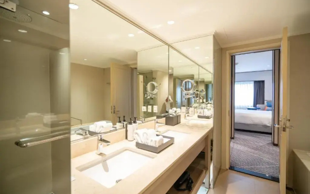 Crowne Plaza Bangkok Lumpini Park by IHG
