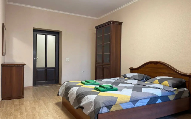 V Tsentre Goroda Flat