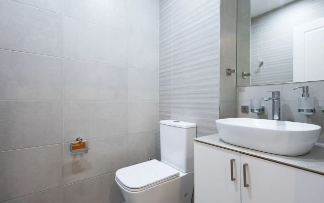 3-K Kvartira na Prospekte Sayat-Novy Flat
