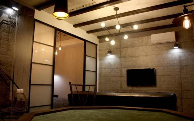 On Demonstracii Studiya Apartment