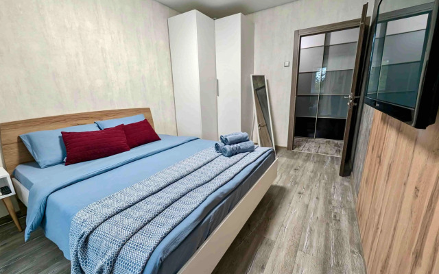 Апартаменты Новые в тихом центре и хвойным лесом за окном