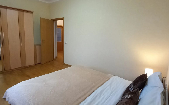 10 Apart Trofi V Istoricheskom Tsentre Amalienau Apartments