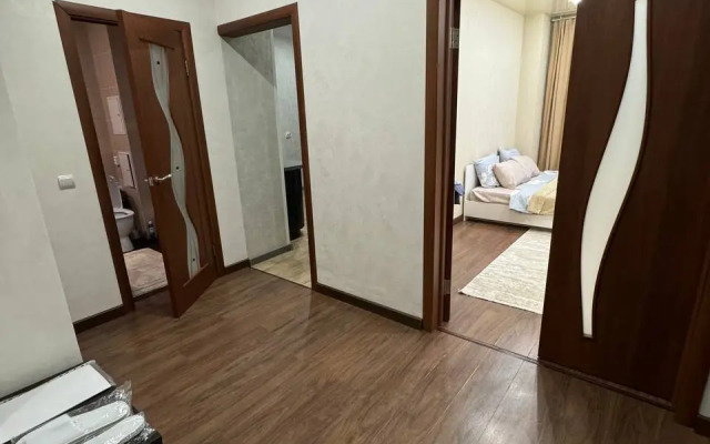 Na Ulitse Startovaya 1 Flat