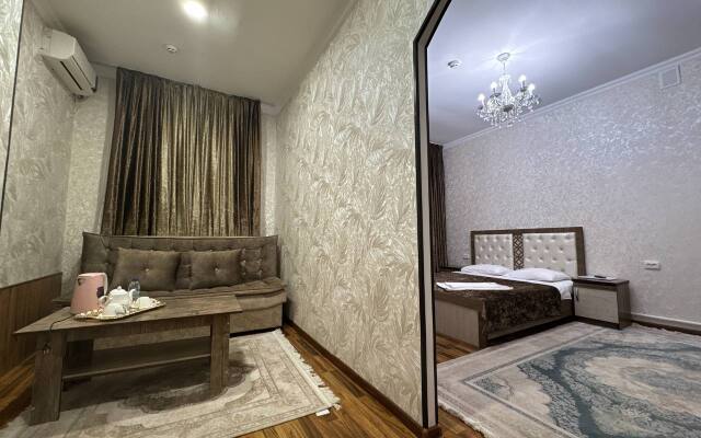 RATMINA Hotel