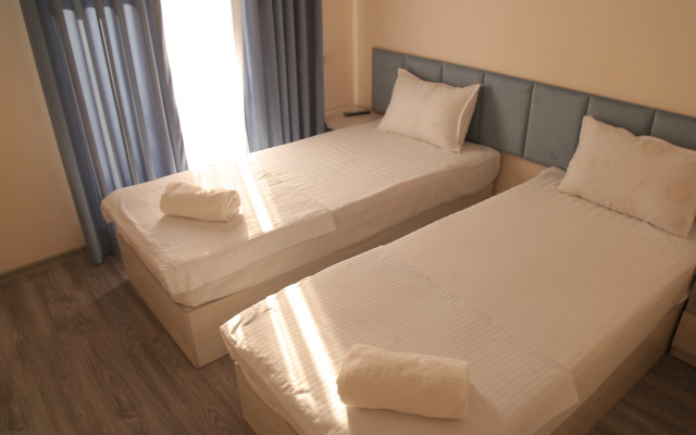 Ideal Best Tour Hotel