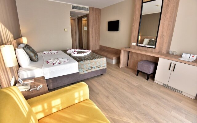 Lucida Beach Hotel 