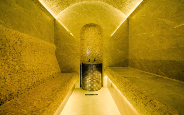 S Basseynom I Hammamom Private House