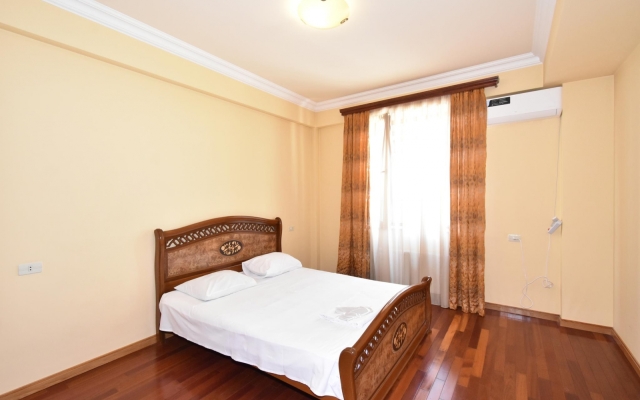 RentInnYerevan Mher Mkrtchyan 1 street Apartments