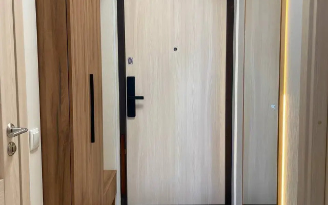 Ryadom S Parkom I Ska Arenoy Flat