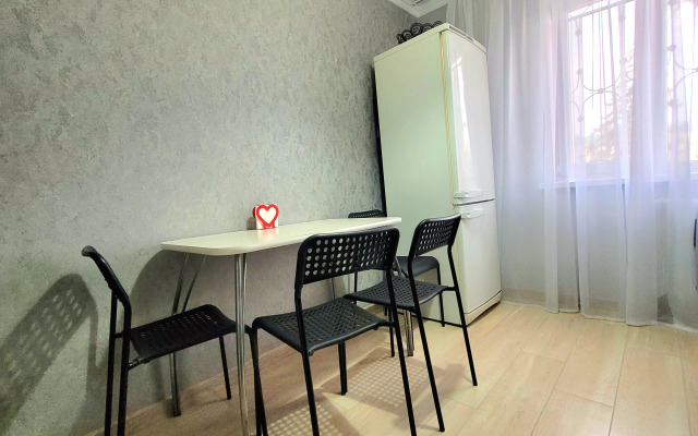Tryohkomnatnaya v tsentre goroda Flat
