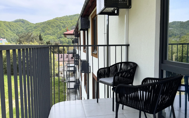 Studiya s balkonom v Zhk Monako Apartments