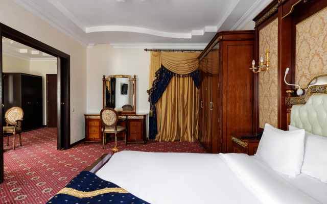 Moscow Holiday Hotel