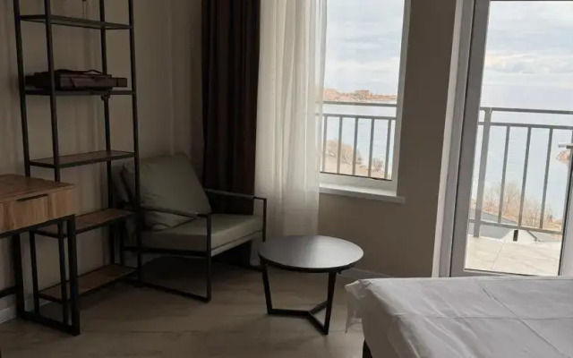 Отель Ton Azure Hotel