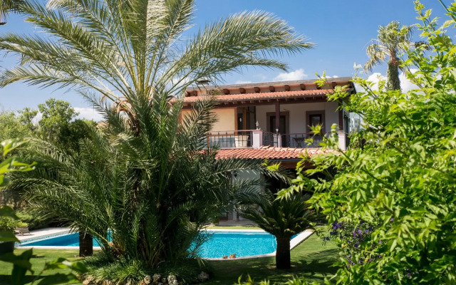 Dream by Important Group Travel Villa