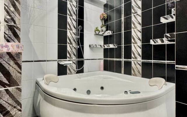 Apartamenty Krasivaya Dvushechka S Dzhakuzi V Samom Serdtse Minska
