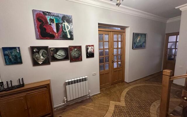 Aram Guest house