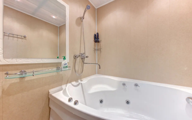 Apartments Standartnye S Balkonom I Vidom Na Gorod Na Ploschadi Mopra - Apartment in تشيليابنسك - Photo 5