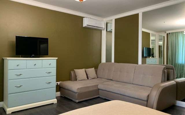 Квартира с дизайнерским ремонтом рядом с аквапарком ЛетоЛето