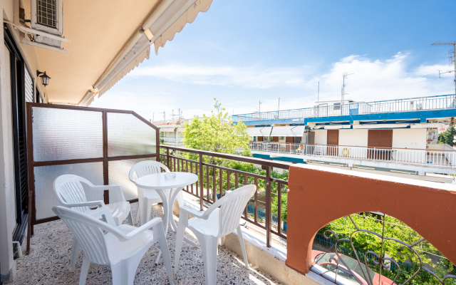 Milonas House Apartments