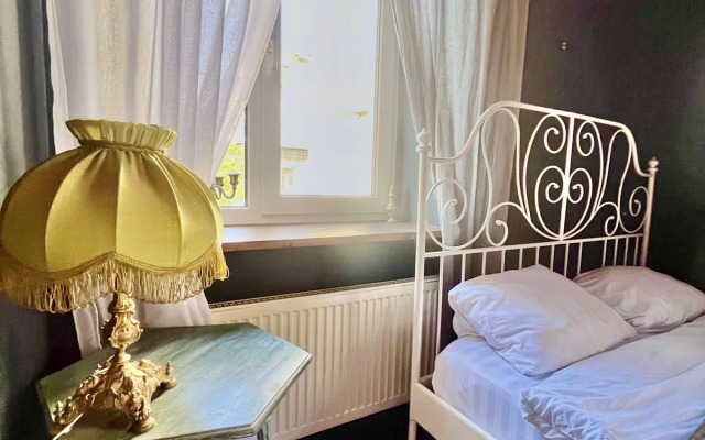 Квартира Творчесская квартира на Жуковского 6