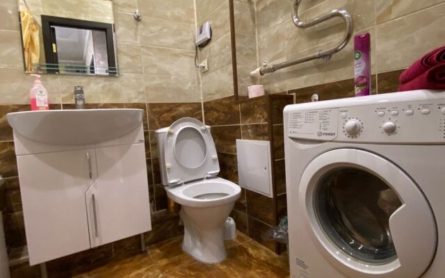 v TSentre Goroda v Novom Elitnom Dome Apartments