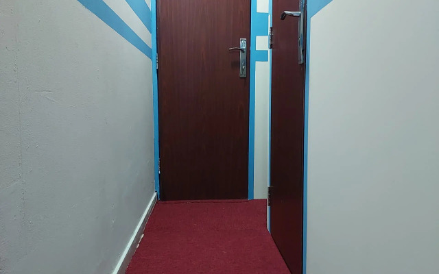 Benitah Capsule Family Rooms and Partitions Hostel