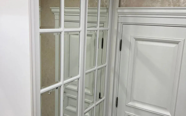 Villa V Zakrytom Poselke S Plyazhem