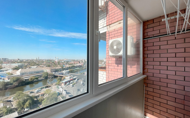 Green FOX s shikarnym vidom na reku Kutum Flat