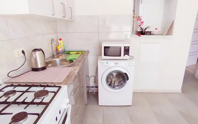 Khoroshaya Odnushka Ryadom S Tsentrom Flat