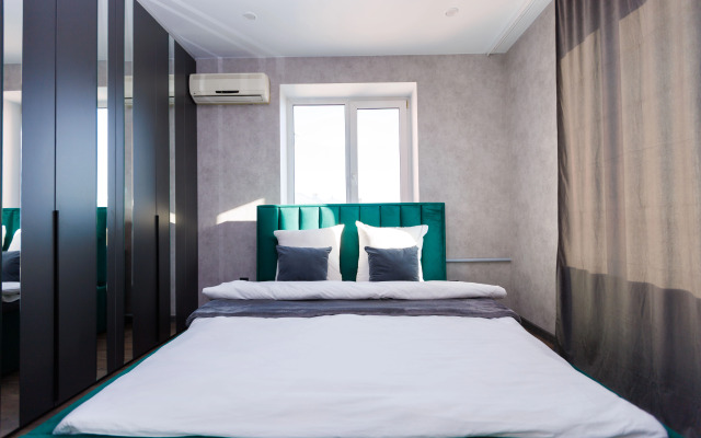 Квартира с видом на собор Александра Невского