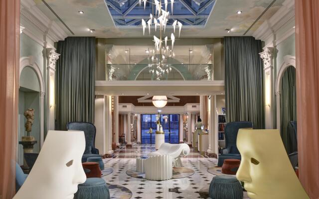 Leon's Place Hotel