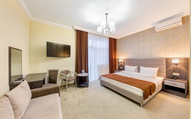 Rinn Rise Resort Hotel