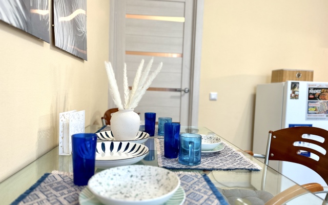 Iris s Dizaynerskim Oformleniyem, Ryadom Mat i Ditya Apartments