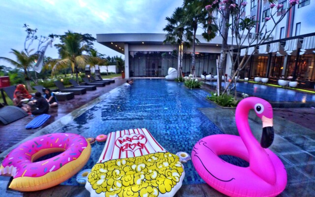 Harper Purwakarta Hotel