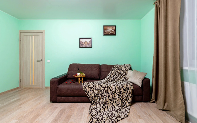 on Yekaterininskaya, 12 Apartament