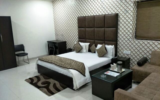 Hotel Mandakini Lush