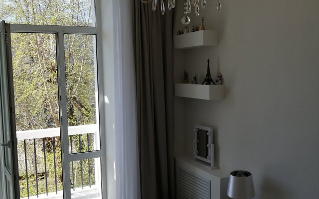 Lenina 12 Apartments