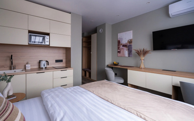 FortEstate 813 Apartments
