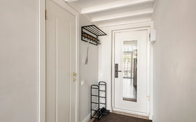 Апартаменты Вольная 25